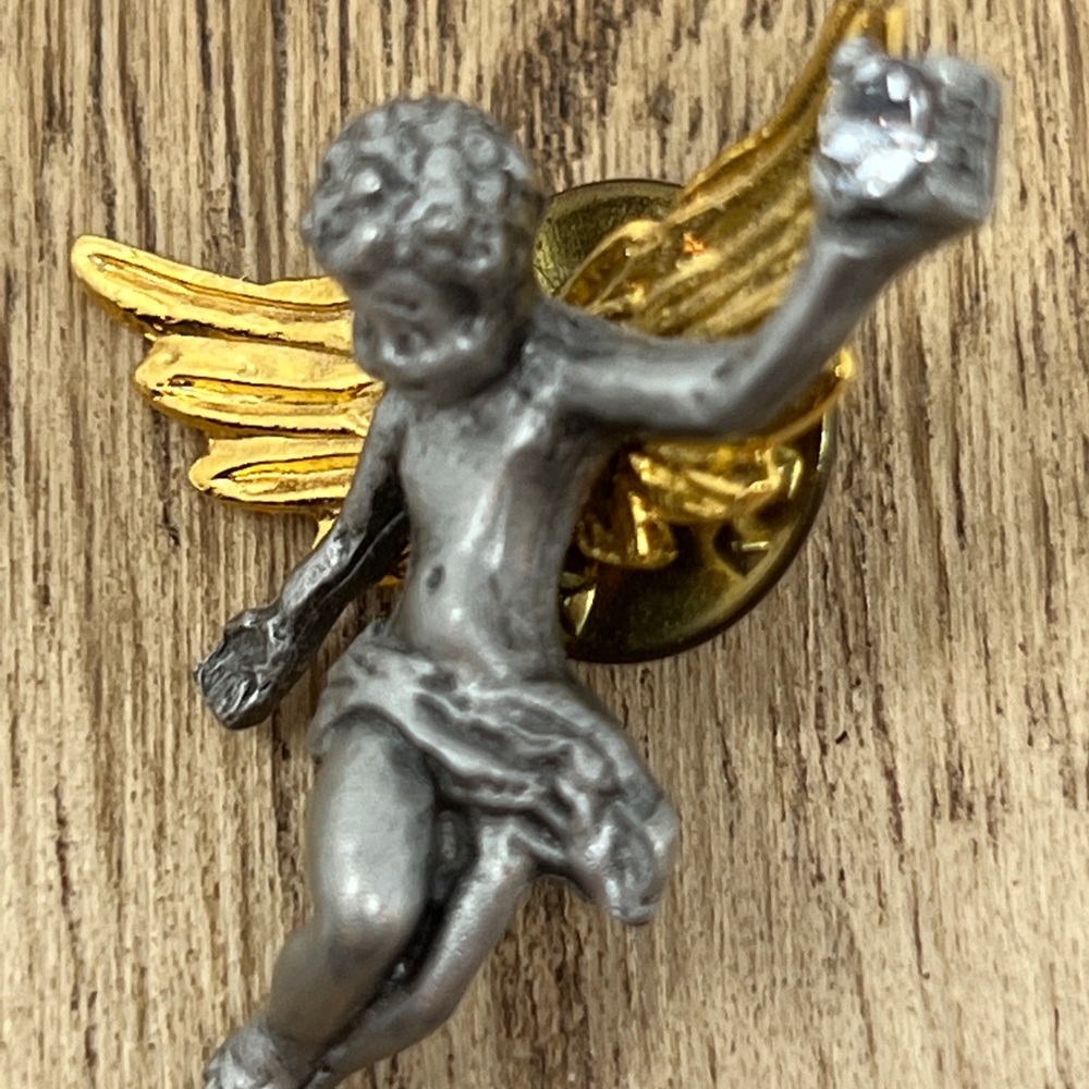 Beautiful golden/silver mix guardian Angel pin